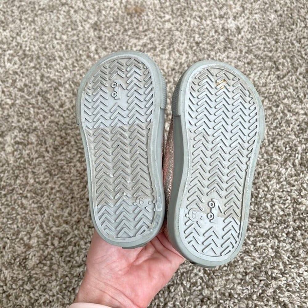 Size 6 / Toddler Girl See Kai Run Sneakers - Picture 7 of 8